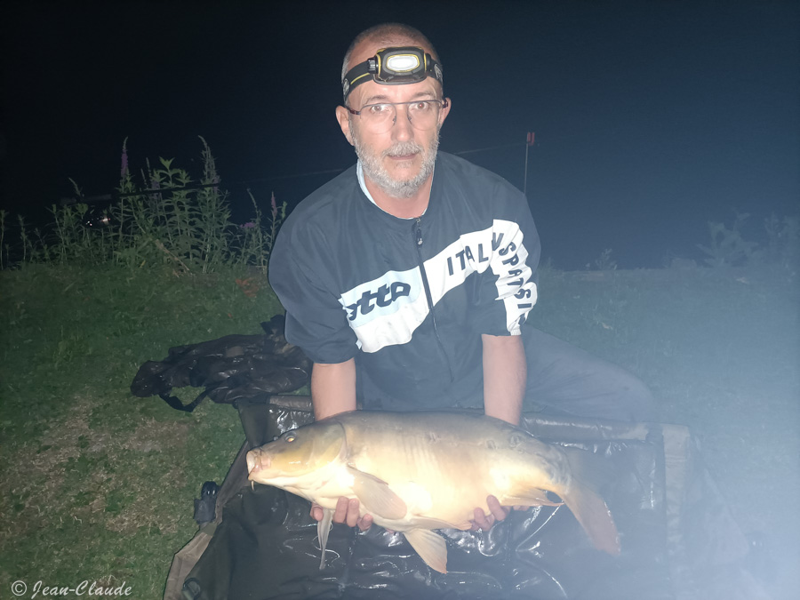  carpe de 9,5 kg prise lors de la pêche de nuit