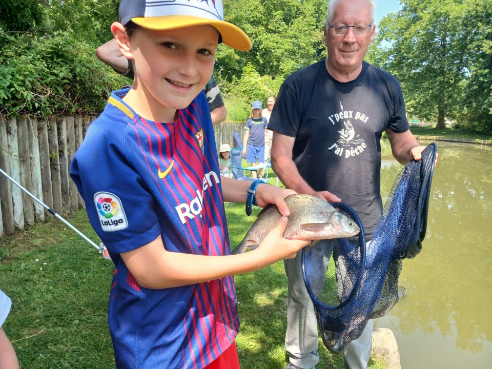 Sous le soleil, les poissons mordent et les jeunes assurent !