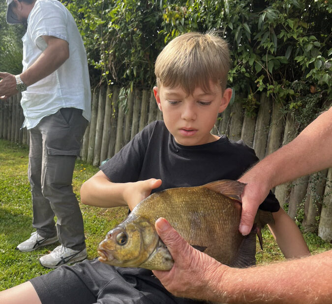 Journée de pêche avec le centre aéré